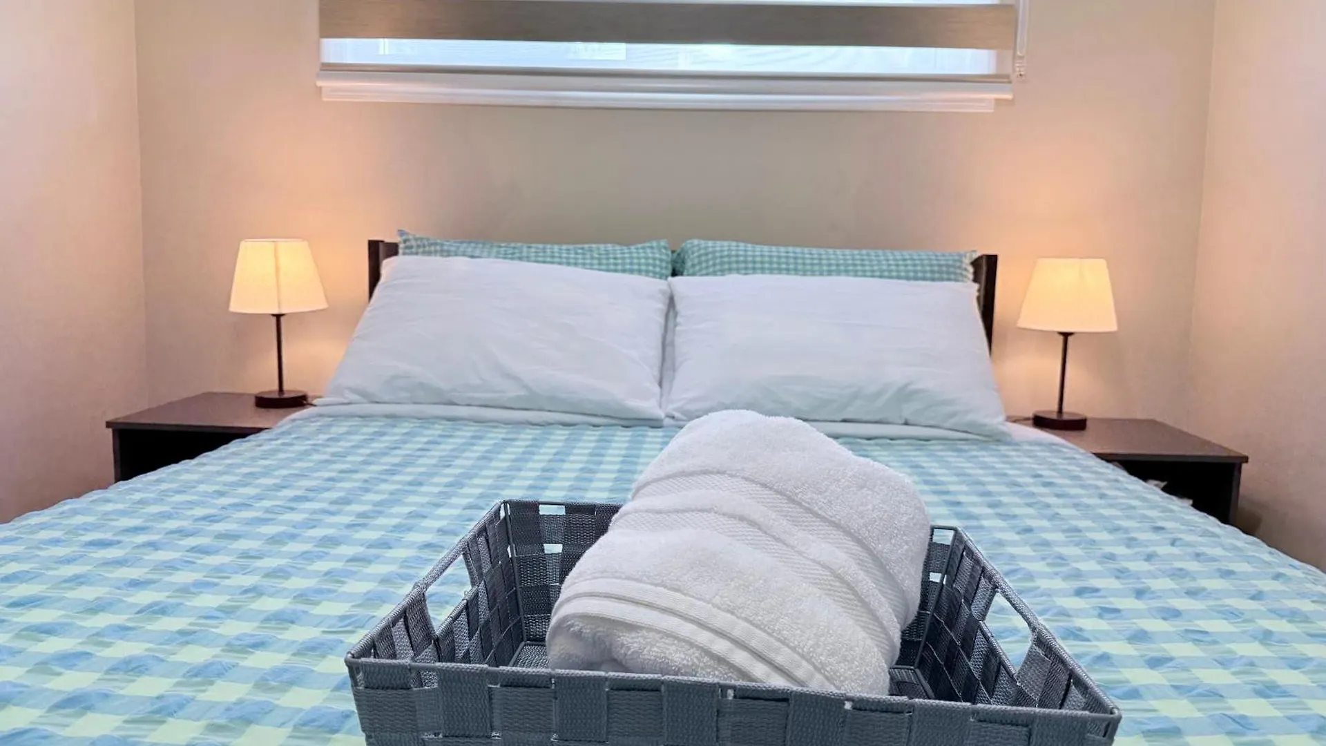 Comfy Corner Stays Edmonton 0*,