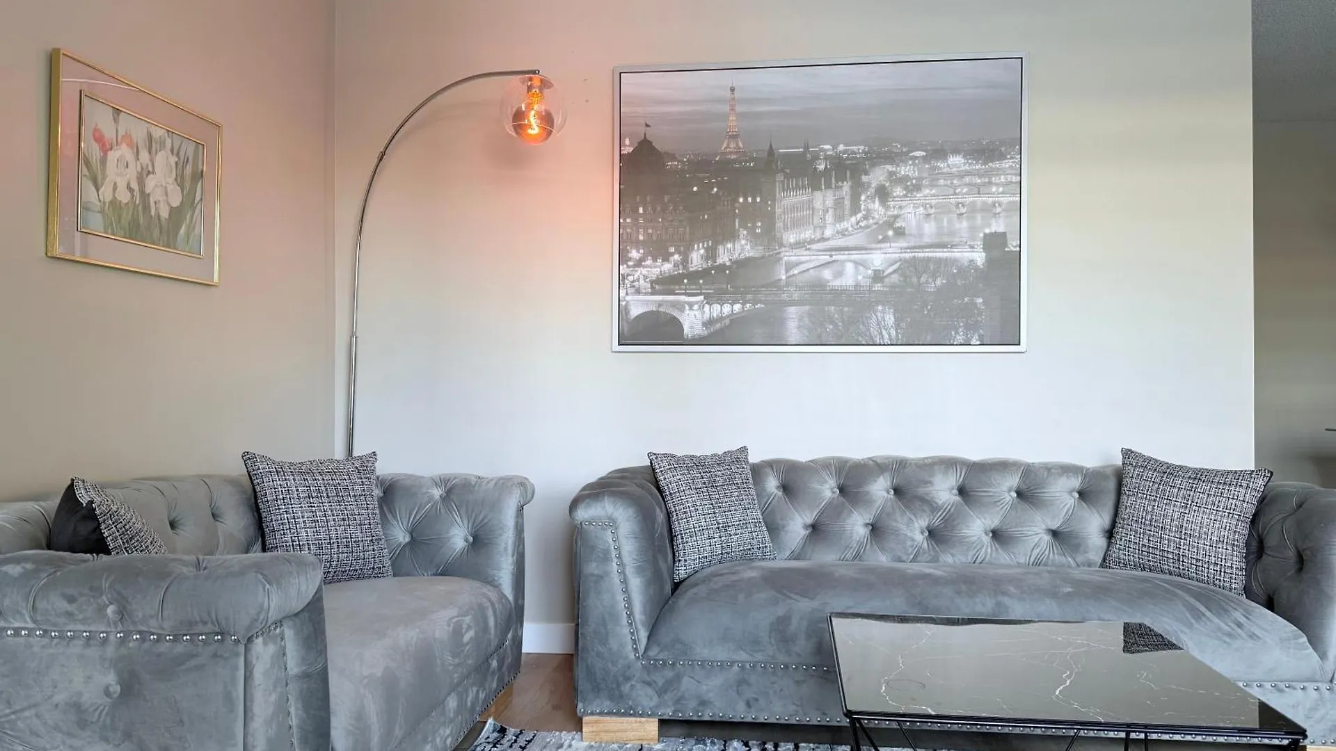 Villa Comfy Corner Stays Edmonton